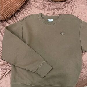 Crewneck Sweater in Army Green
Unisex